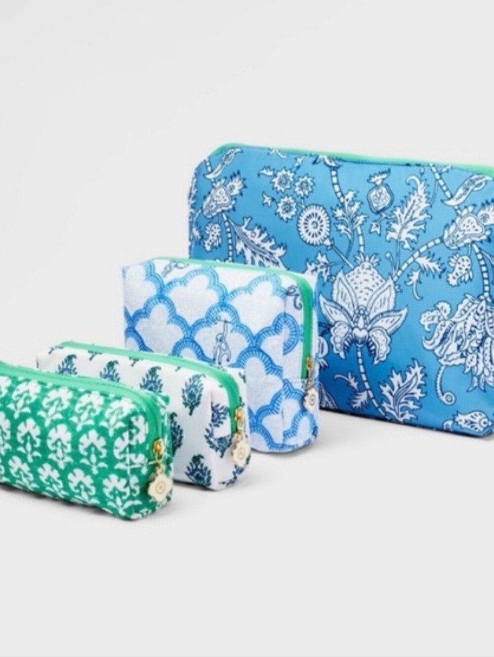 Roller Rabbit Blue and Green Printed Cosmetic Bag Set of 4 NWT
